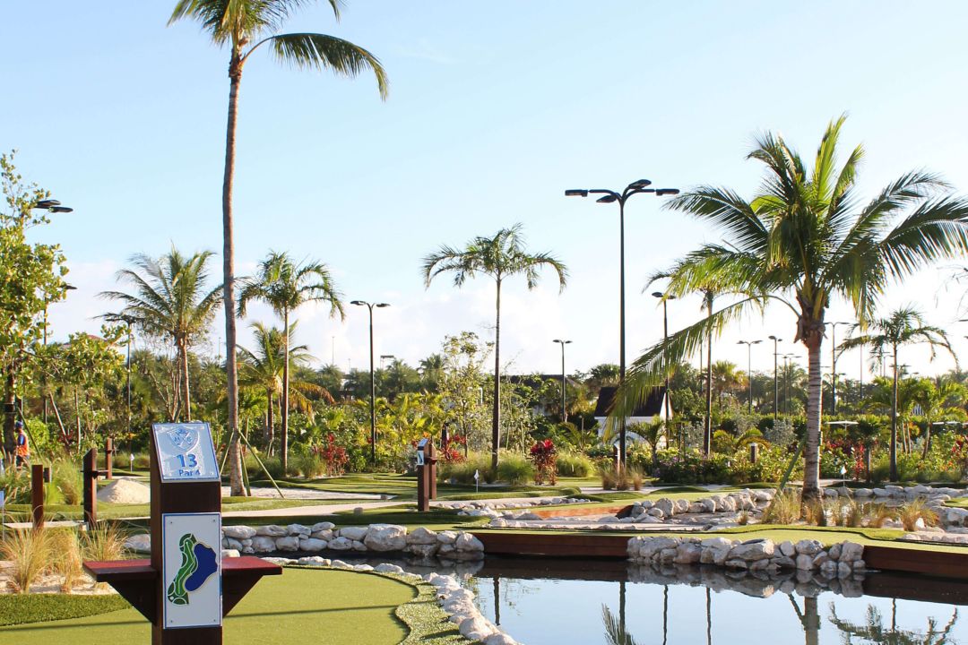 mini blue golf course